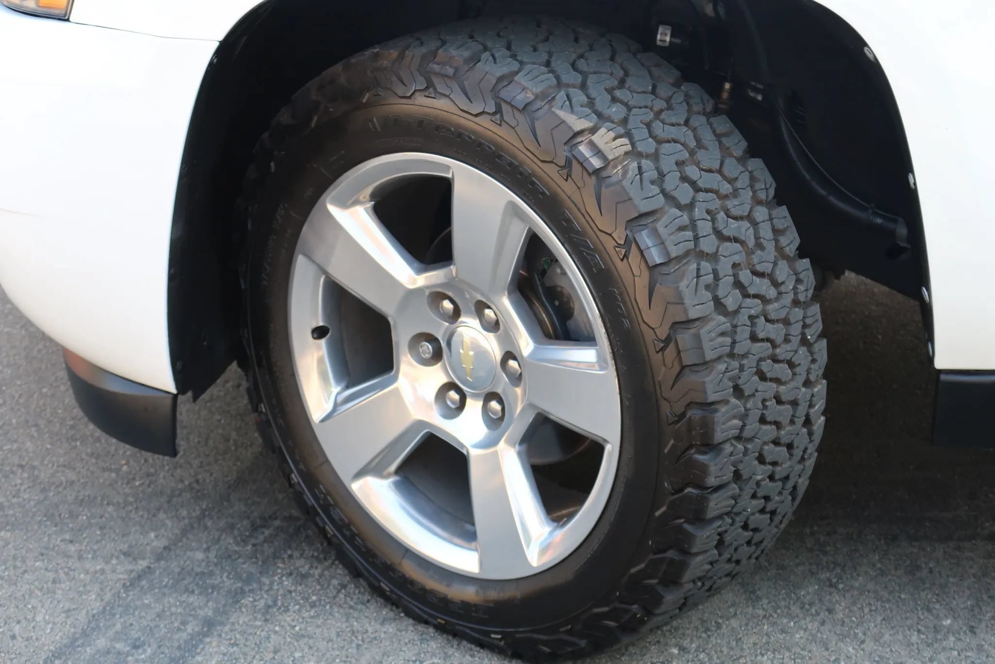 Used 2007 Chevrolet Suburban LTZ w/ LTZ Preferred Equipment Group RWD image 4