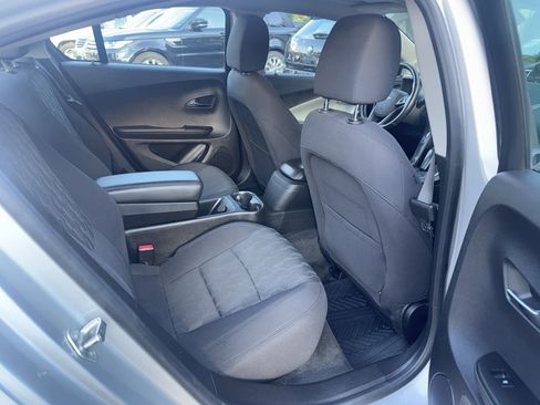 Used 2014 Chevrolet Volt FWD image 37