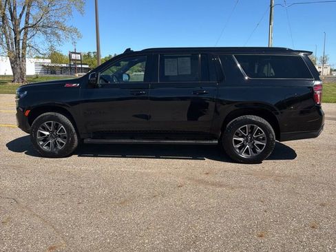 Used 2024 Chevrolet Suburban Z71 w/ Luxury Package AWD/4WD image 8