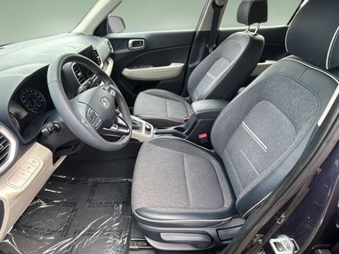 Used 2021 Hyundai Venue w/ Cargo Package FWD image 18