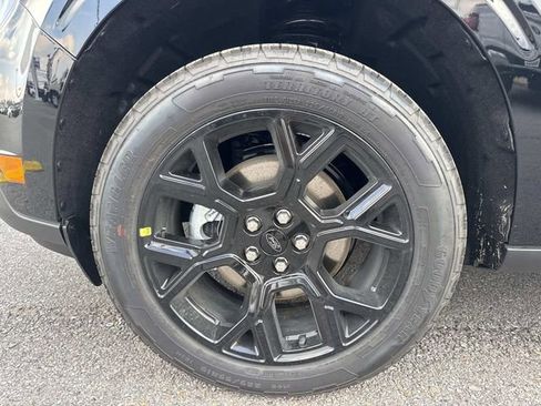 New 2026 Ford Maverick Lariat w/ Black Appearance Package image 9