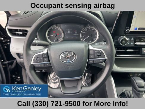 Used 2023 Toyota Highlander L FWD image 33
