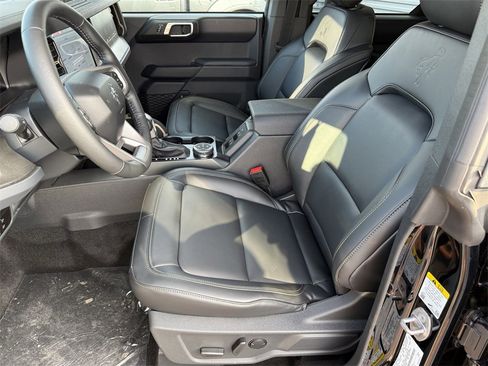 New 2025 Ford Bronco Badlands image 12