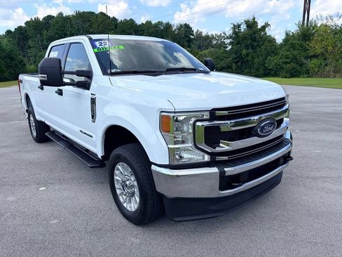 Certified 2022 Ford F250 XLT AWD/4WD image 3