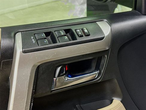 Used 2018 Toyota 4Runner Limited image 17