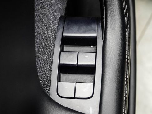 Used 2021 Tesla Model S Plaid image 30