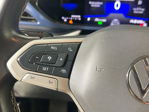 Used 2024 Volkswagen Taos SE image 18