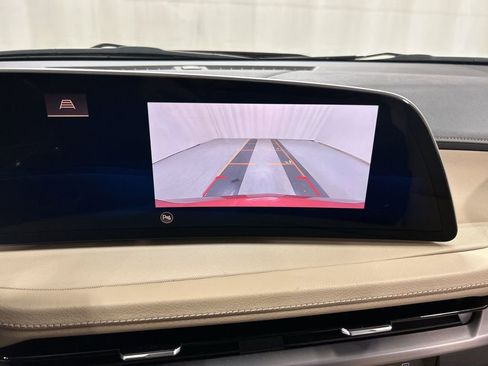 Used 2024 Cadillac XT4 Luxury w/ Cold Weather Package image 15