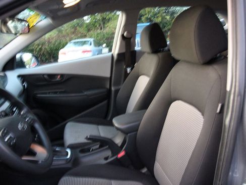 Used 2021 Hyundai Kona SE image 12