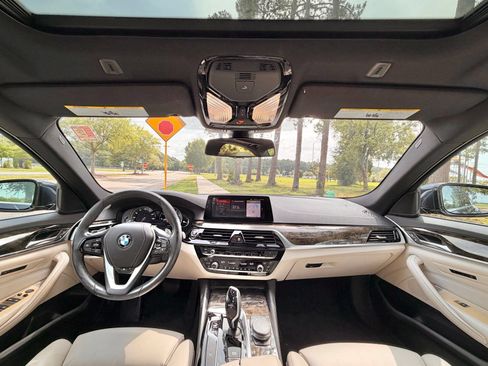 Used 2019 BMW 540i xDrive w/ Convenience Package AWD/4WD image 2