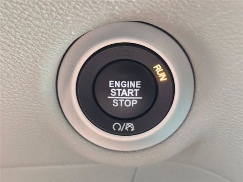 Certified 2023 Chrysler Voyager LX FWD image 31