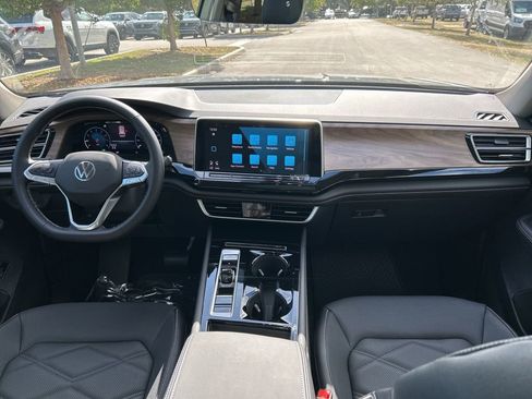 New 2026 Volkswagen Atlas SE FWD image 10