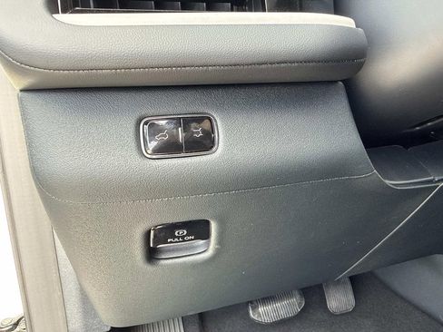 New 2026 Lincoln Navigator Reserve AWD/4WD image 32