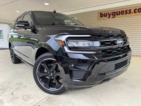 Used 2024 Ford Expedition Limited AWD/4WD image 2