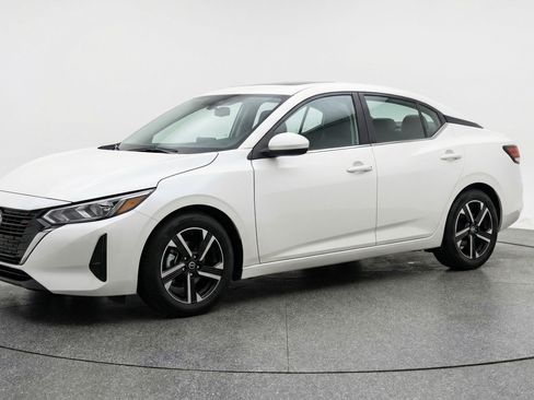 Used 2025 Nissan Sentra SV FWD image 3