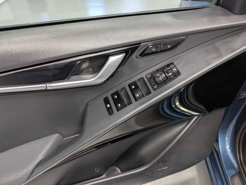Certified 2023 Kia Niro SX Touring FWD image 44