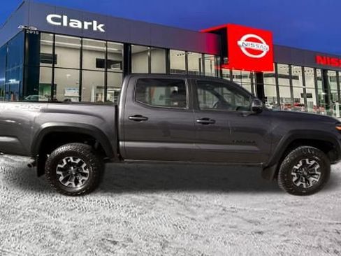 Used 2023 Toyota Tacoma TRD Off-Road image 8