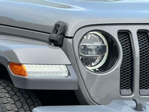 Used 2020 Jeep Wrangler Unlimited Sahara AWD/4WD image 8