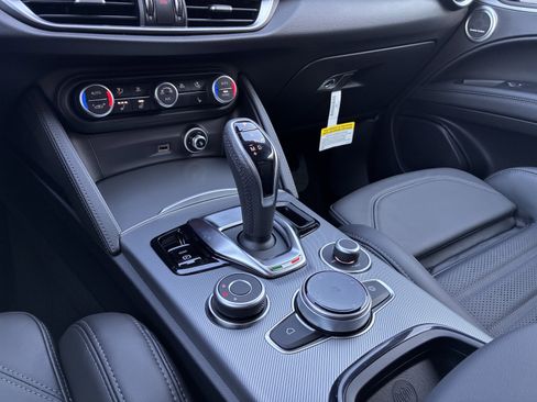 New 2026 Alfa Romeo Stelvio Sprint image 19