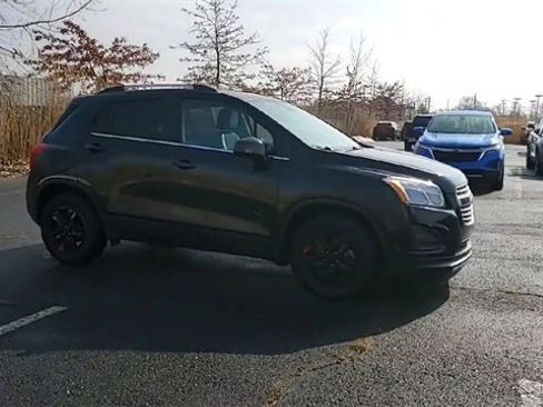 Certified 2016 Chevrolet Trax LT w/ LT Convenience Package image 9