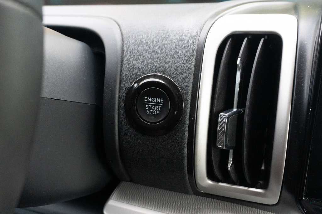 Used 2025 Ford Expedition Active RWD image 31