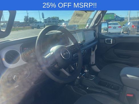 New 2025 Jeep Gladiator Willys image 11