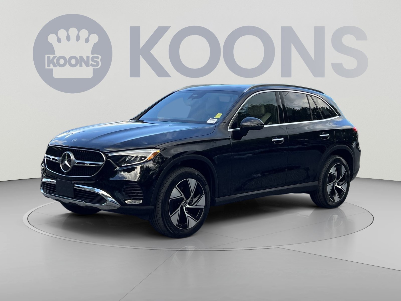 Used 2024 Mercedes-Benz GLC 300 4MATIC image 5