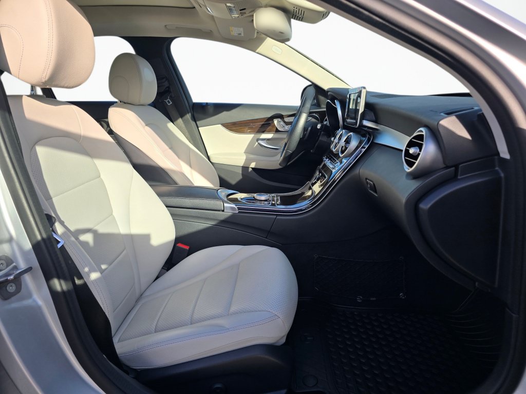 Used 2017 Mercedes-Benz C 300 4MATIC Sedan image 26