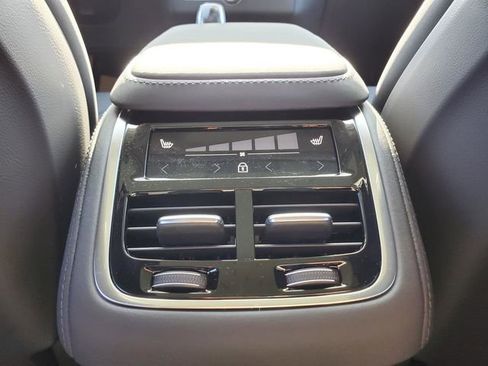 New 2026 Volvo XC90 B6 Plus w/ Protection Package Premier AWD/4WD image 30