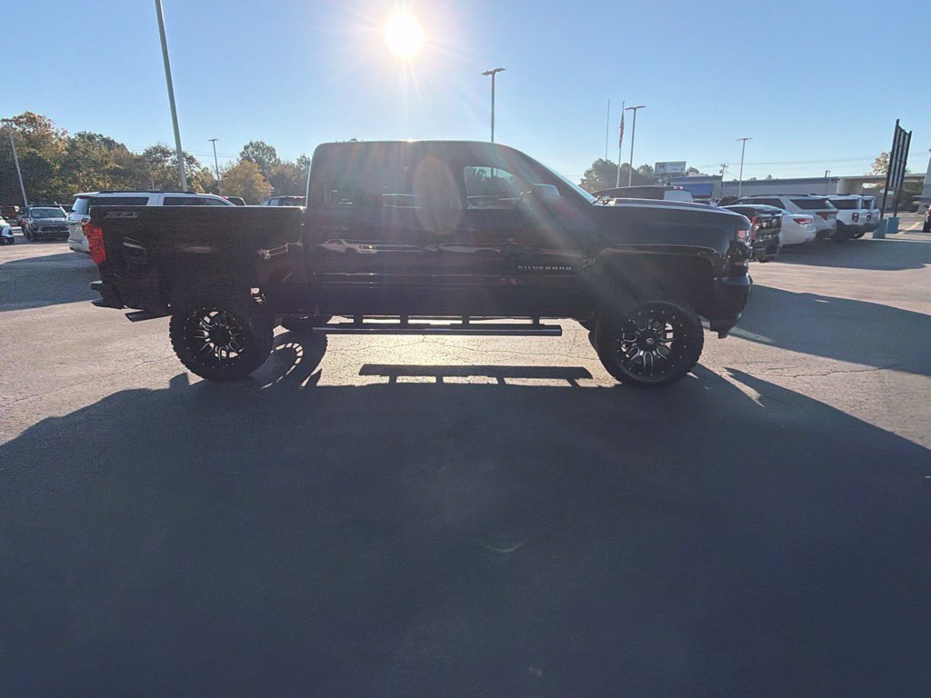 Used 2017 Chevrolet Silverado 1500 LT w/ True North Edition AWD/4WD image 2