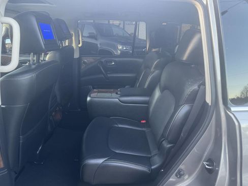 Used 2017 INFINITI QX80 2WD w/ Driver Assistance Package image 18