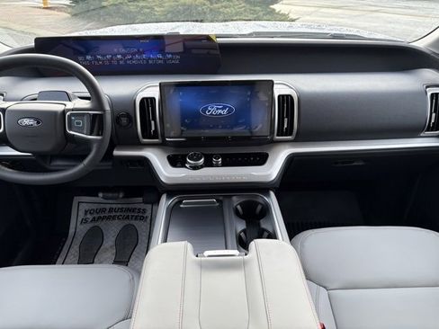 New 2025 Ford Expedition Max Active image 15