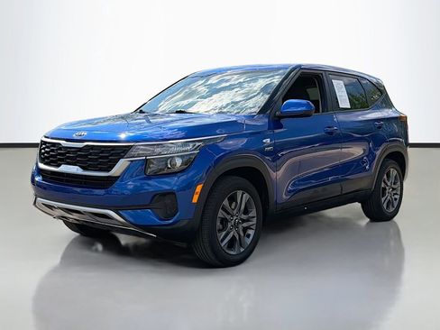 Used 2021 Kia Seltos LX image 2