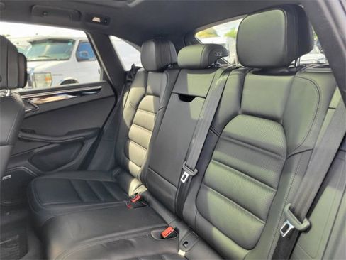 Used 2020 Porsche Macan S image 7