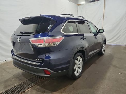 Used 2015 Toyota Highlander XLE AWD/4WD image 3