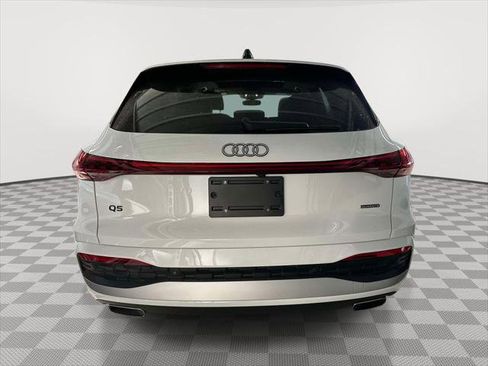 Used 2025 Audi Q5 Premium w/ 19" Wheel Package AWD/4WD image 4