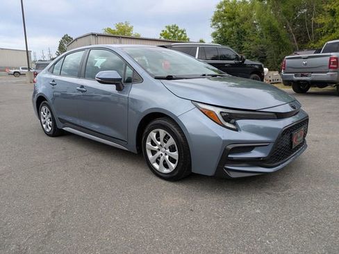 Used 2024 Toyota Corolla SE FWD image 2