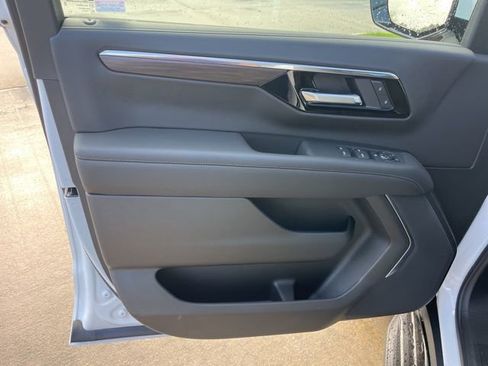 New 2026 Chevrolet Suburban LS RWD image 13