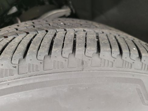 Used 2025 Chevrolet Suburban Premier image 4