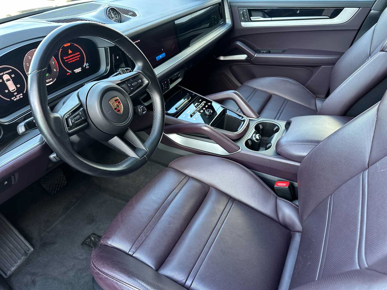 Certified 2024 Porsche Cayenne AWD/4WD image 4