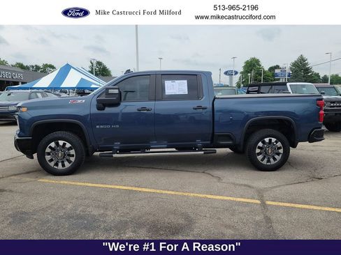 Used 2025 Chevrolet Silverado 2500 Custom w/ Custom Convenience Package AWD/4WD image 2
