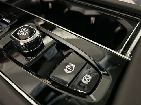 New 2026 Volvo XC90 B6 Plus w/ Protection Package Premier image 20