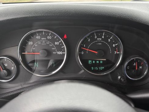 Used 2016 Jeep Wrangler Unlimited Sahara w/ Connectivity Group AWD/4WD image 11