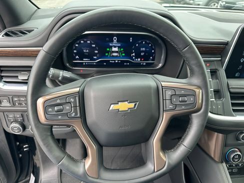 Used 2023 Chevrolet Suburban High Country AWD/4WD image 19