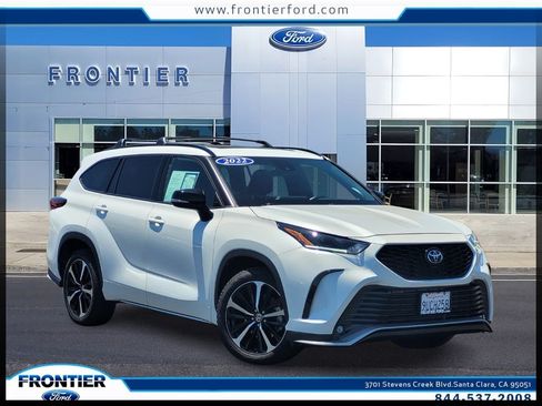 Used 2022 Toyota Highlander XSE AWD/4WD image 1