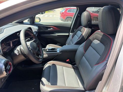 New 2025 Chevrolet Equinox EV RS w/ Convenience Package II AWD/4WD image 18