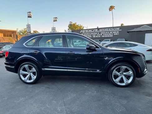 Used 2019 Bentley Bentayga AWD/4WD image 23