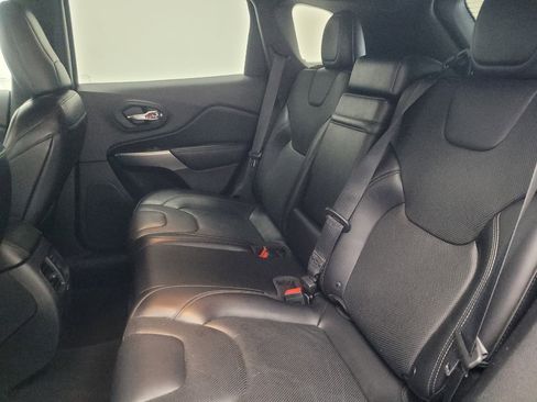 Used 2019 Jeep Cherokee High Altitude AWD/4WD image 18