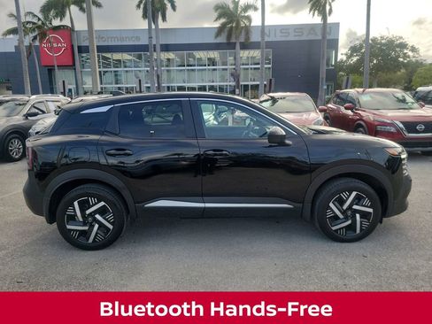 Certified 2025 Nissan Kicks SV FWD image 8