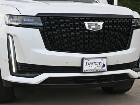 Used 2023 Cadillac Escalade Luxury w/ LPO, Floor Liner Package RWD image 27